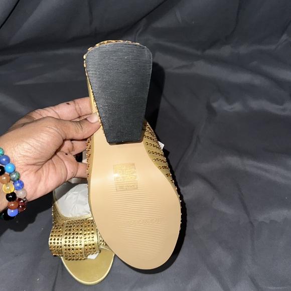 Gold sparkle sandals - Picture 5 of 6